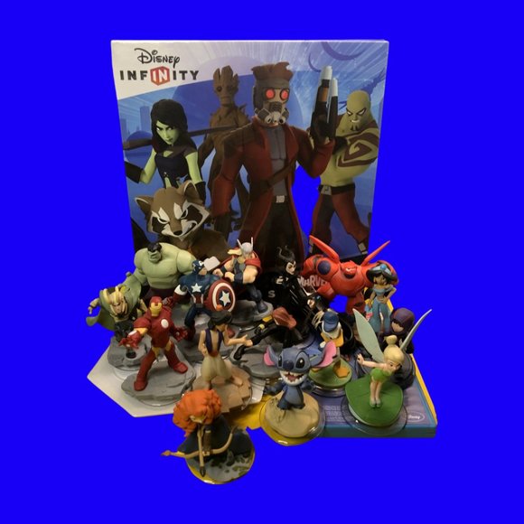 Disney Infinity 2.0 Lot 15 Figures 15 Discs Marvel Album Binder Portal Game Wii - Picture 1 of 8